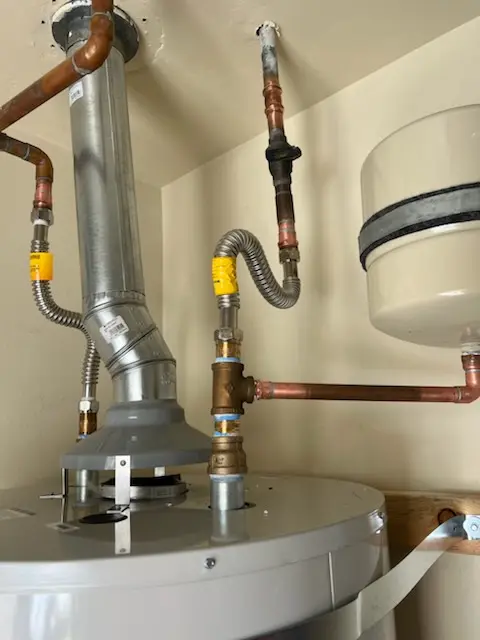Water heater installation and plumbing repair in Des Moines